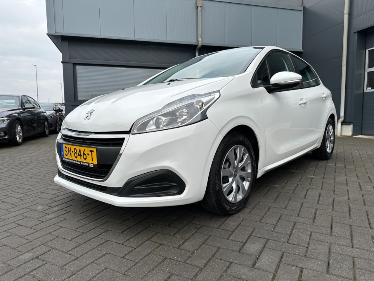 Peugeot 208 - 1.2 PureTech Active Navi Apple-CarPlay - AutoWereld.nl