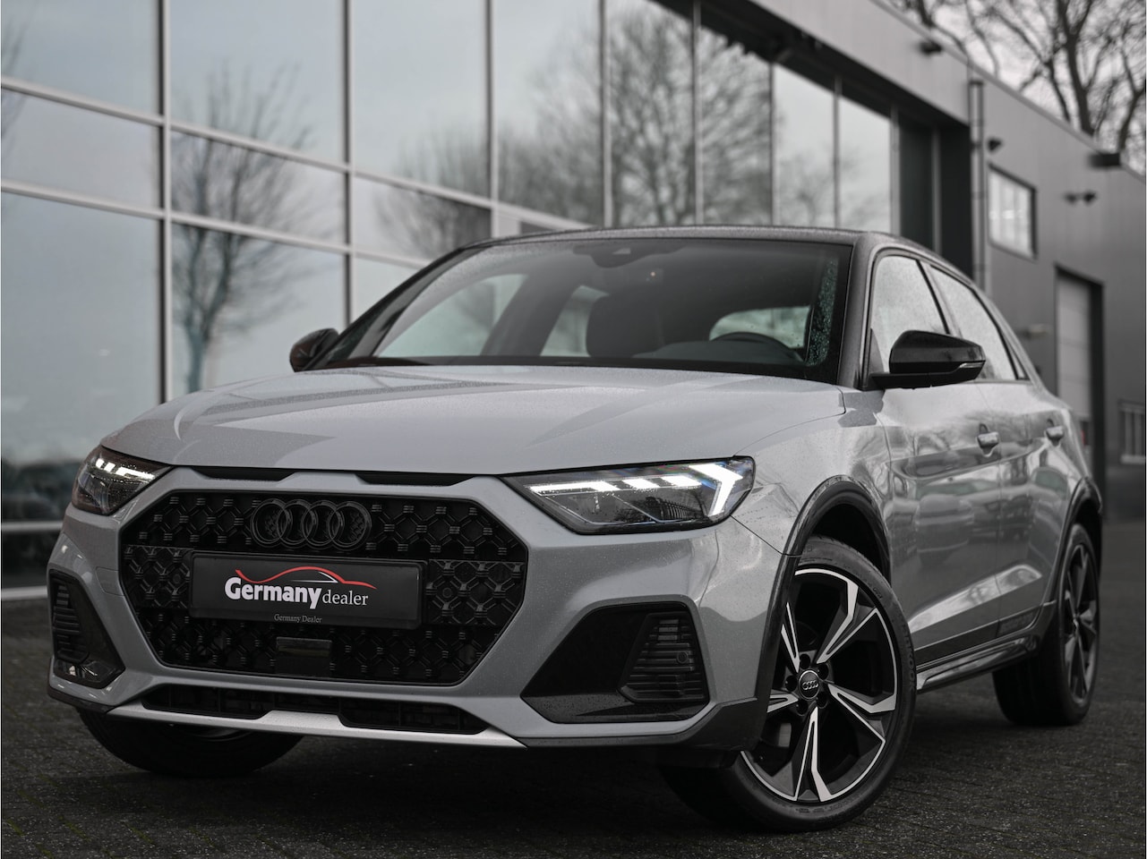 Audi A1 citycarver - 30TFSI 110PK S-Line Design-Pakket M-Led AudiSound ACC Lane-Assist RS-Stuur 18-Inch Dak-Zwa - AutoWereld.nl