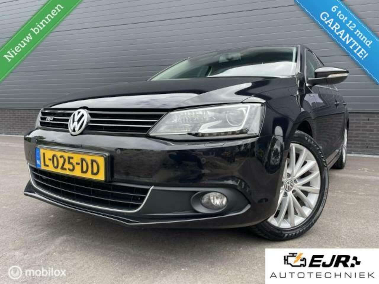 Volkswagen Jetta - 1.4 TSI R-Line VOL! CLIMA/NAV/XENON/LED/PDC/UNIEK!! - AutoWereld.nl