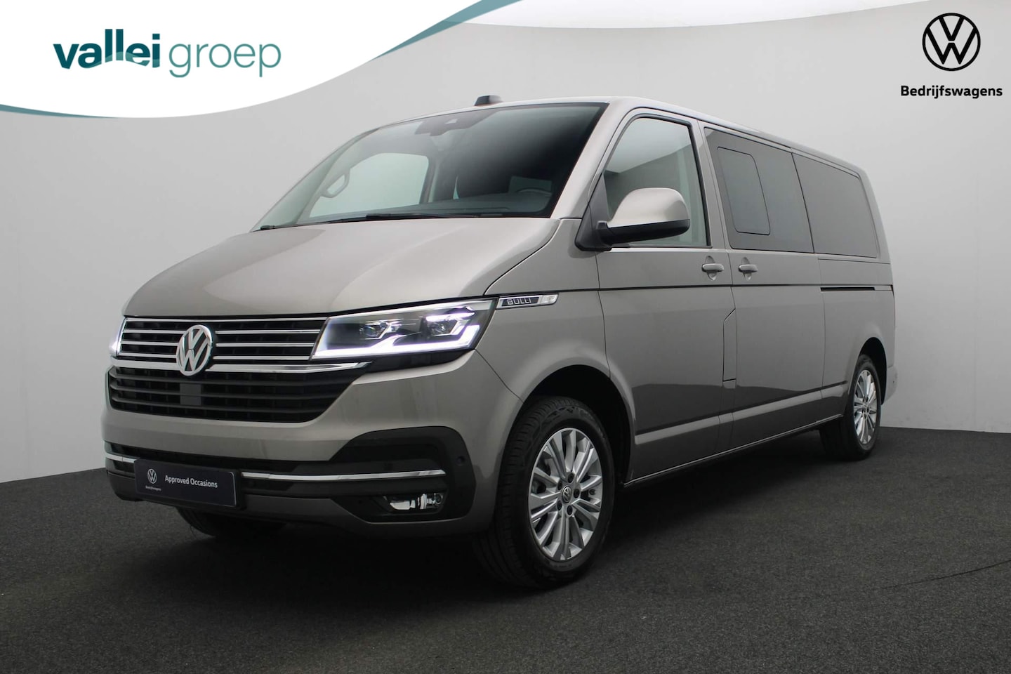 Volkswagen Transporter - 2.0 TDI 150PK DSG L2H1 30 DC Bulli | Trekhaak | Schuifdeur links/rechts | Camera | Navi Di - AutoWereld.nl