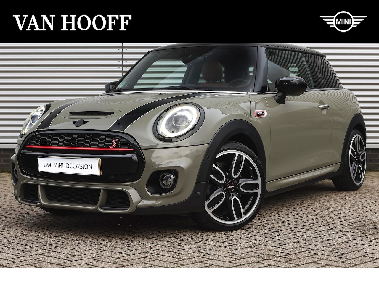 MINI Cooper S - Hatchback Automaat / JCW Trim Pakket / Panoramadak / Comfort Access / LED / Apple CarPlay - AutoWereld.nl