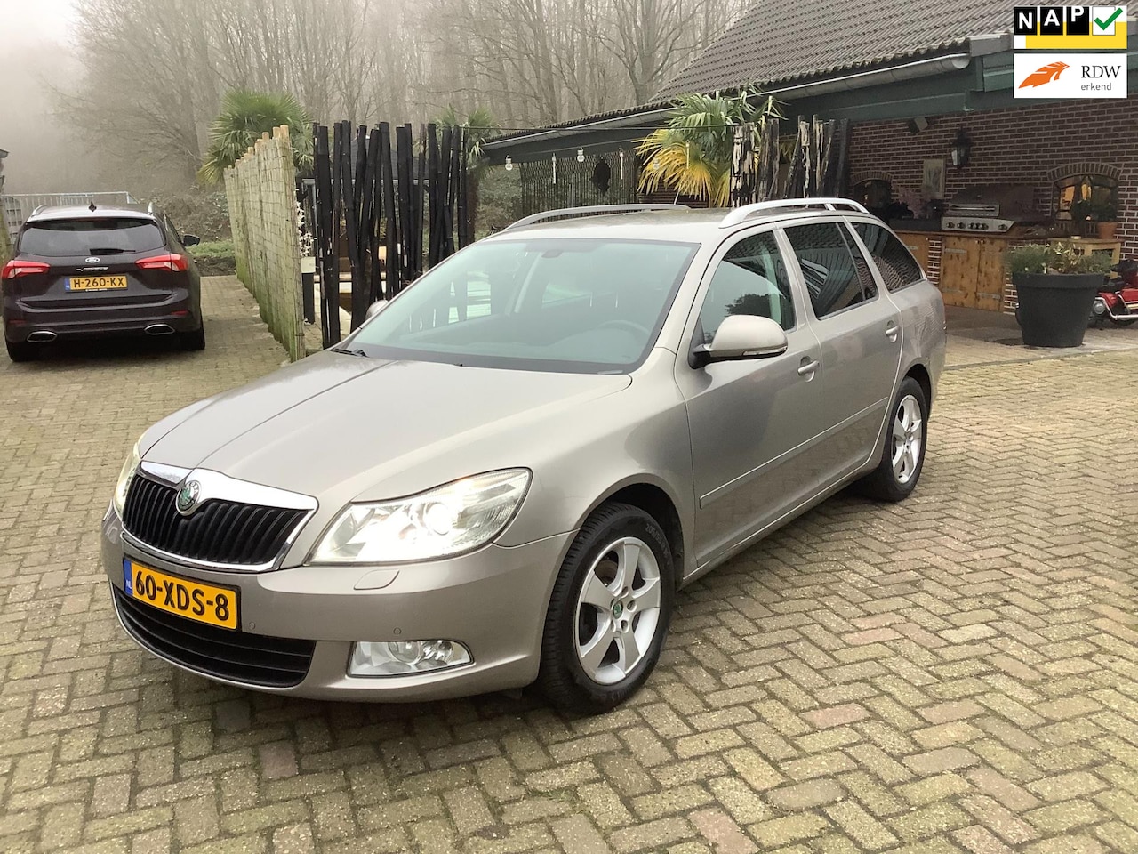 Skoda Octavia Combi - 1.4 TSI Greentech Elegance Business Line 1.4 TSI Greentech Elegance Business Line NIEUWE APK TOT 3-2026 - AutoWereld.nl