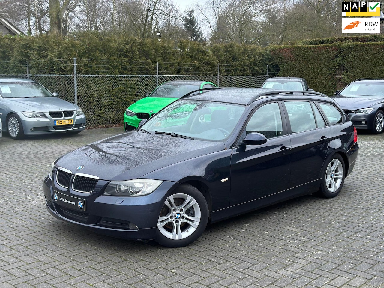 BMW 3-serie Touring - 318i High Executive|CARDAN HOORBAAR!! | Inruilkoopje!! |Trekhaak|Pano| Xenon|Sport.. - AutoWereld.nl