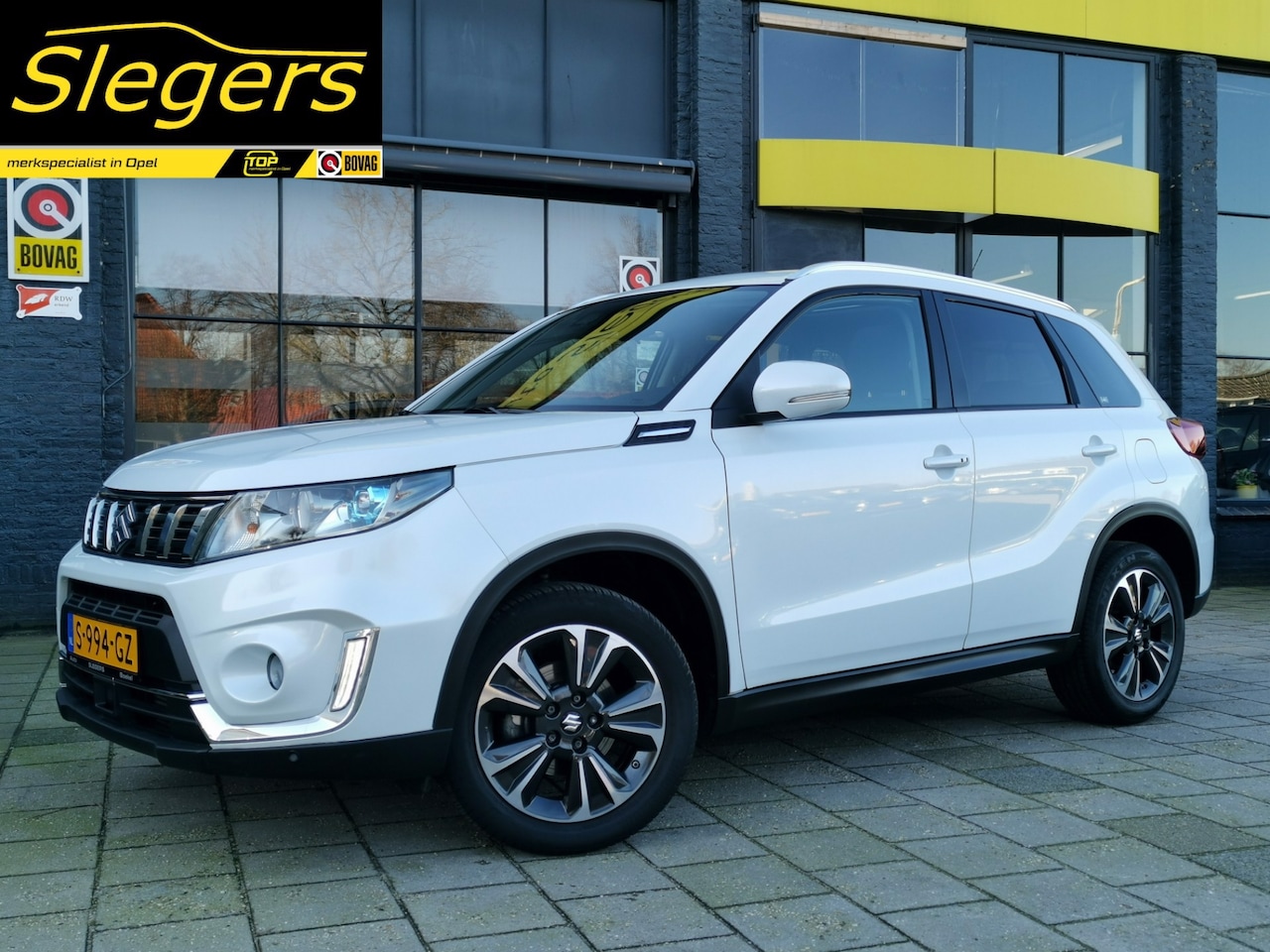 Suzuki Vitara - 1.4 Boosterjet Stijl 140pk | Schuifdak | Park. Camera | Navi | Full LED | Stoelverw | Adap - AutoWereld.nl