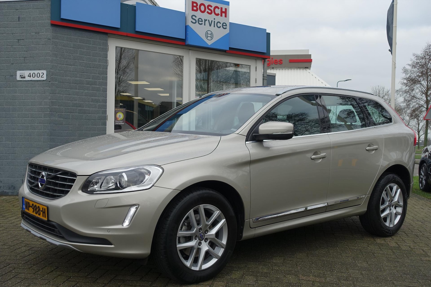 Volvo XC60 - T5 245pk Geartronic Polar+ | PANO DAK | LEDER | TREKHAAK | ORIG NL | 1ST EIGENAAR - AutoWereld.nl