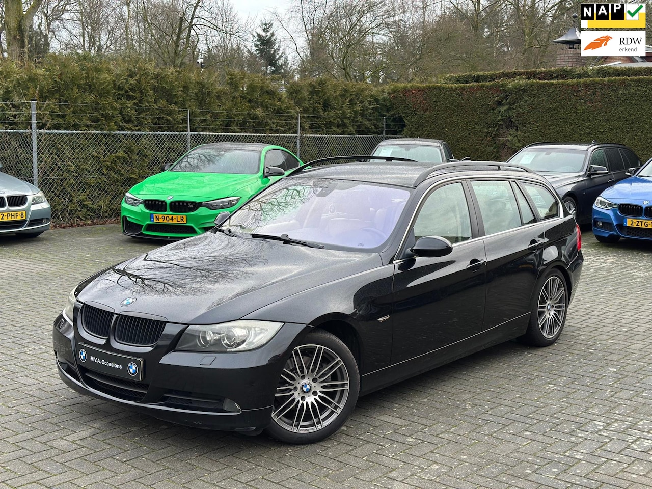 BMW 3-serie Touring - 325i Dynamic Executive | INRUIL KOOPJE!! | Leder|Xenon|Trekhaak|Carplay|Cruise control|Cli - AutoWereld.nl