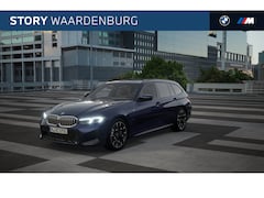 BMW 3-serie Touring - 330e High Executive M Sport Automaat / Panoramadak / Trekhaak / Sportstoelen / Adaptieve L