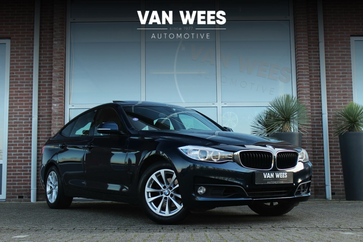 BMW 3-serie Gran Turismo - 320i F34 Executive | 185 pk | Automaat | 2e eigenaar | Dakraam | Xenon | PDC | Sportstuur - AutoWereld.nl