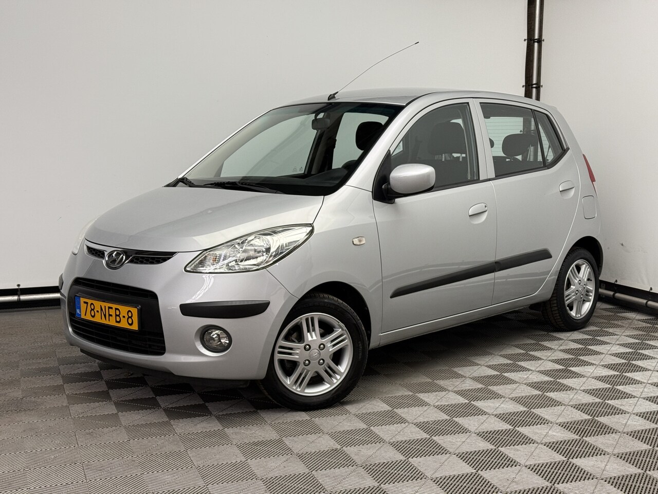 Hyundai i10 - 1.1 Dynamic XL Airco LM14" NL Auto - AutoWereld.nl