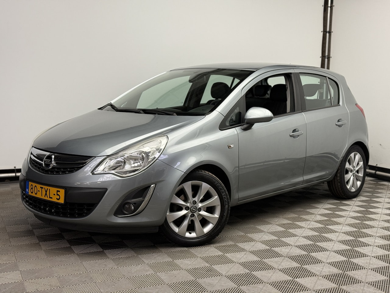 Opel Corsa - 1.4-16V Anniversary Edition Automaat 5-drs NL Auto - AutoWereld.nl