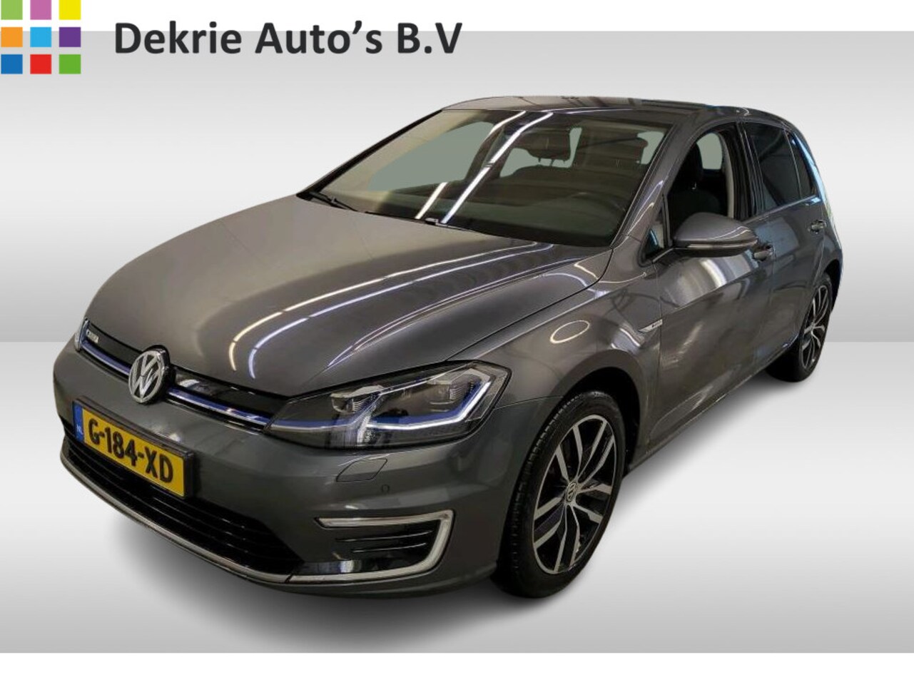 Volkswagen e-Golf - 100kw / 35.8kWH 100%EV. Navigatie / Stoelverwarming / Bestuurders-pakket / Light Assist / - AutoWereld.nl