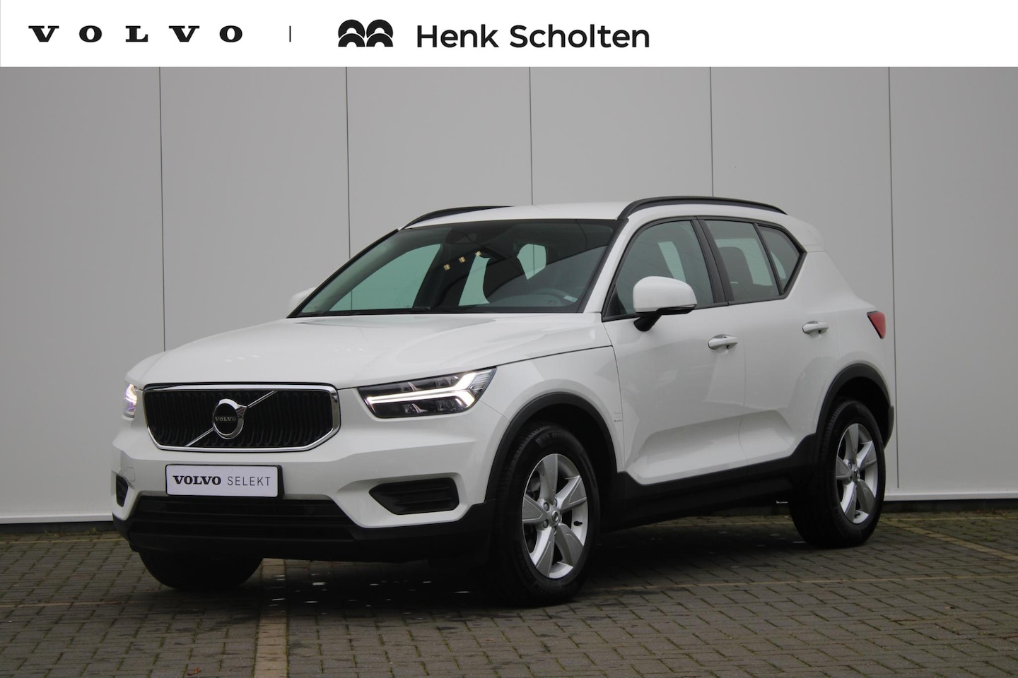 Volvo XC40 - T2 129PK AUT8 Momentum Core Park Assist Achter, AppleCarplay/Android Auto, Lane Assist, Cl - AutoWereld.nl