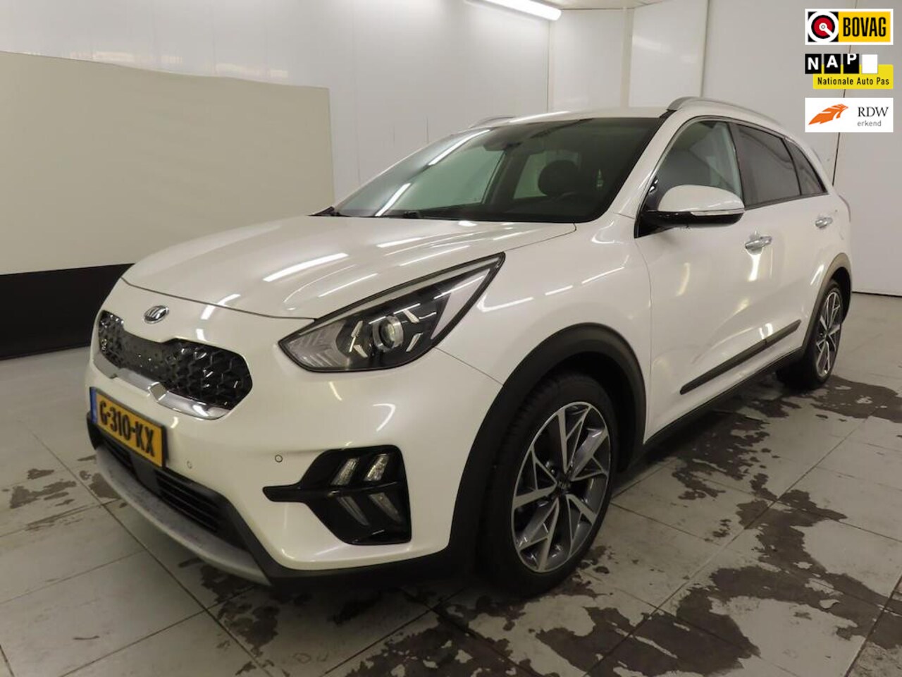 Kia Niro - +leder+xenon+breed-navigatie+camera+stoel-stuur-verw+18"lmv = OKT-2019 =ZEER MOOI !! - AutoWereld.nl