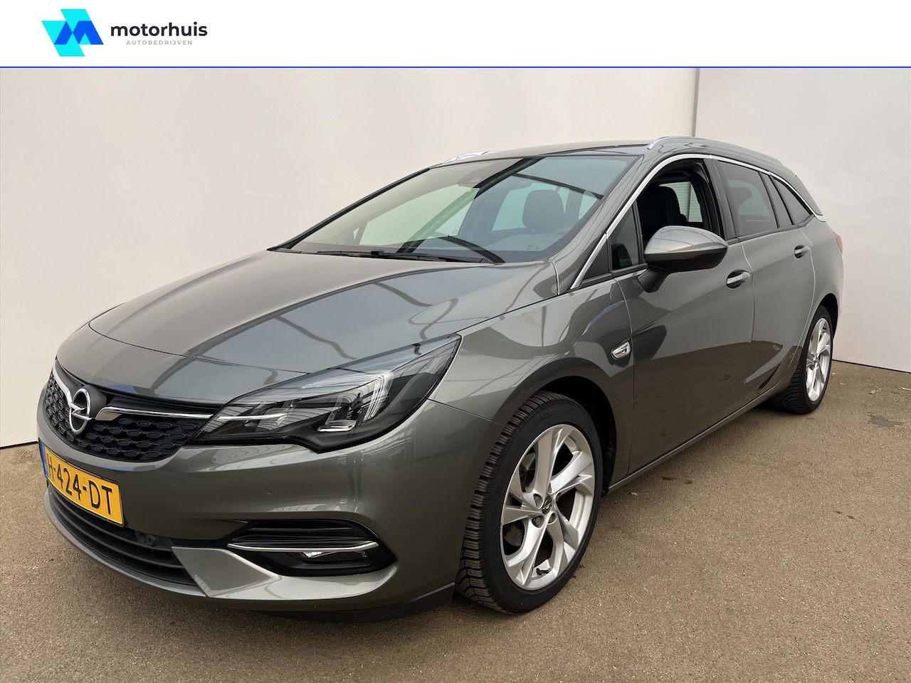 Opel Astra Sports Tourer - 1.2 Turbo 130pk Start/Stop Edition / Navi / PDC / Camera / Stoel en stuurverw - AutoWereld.nl