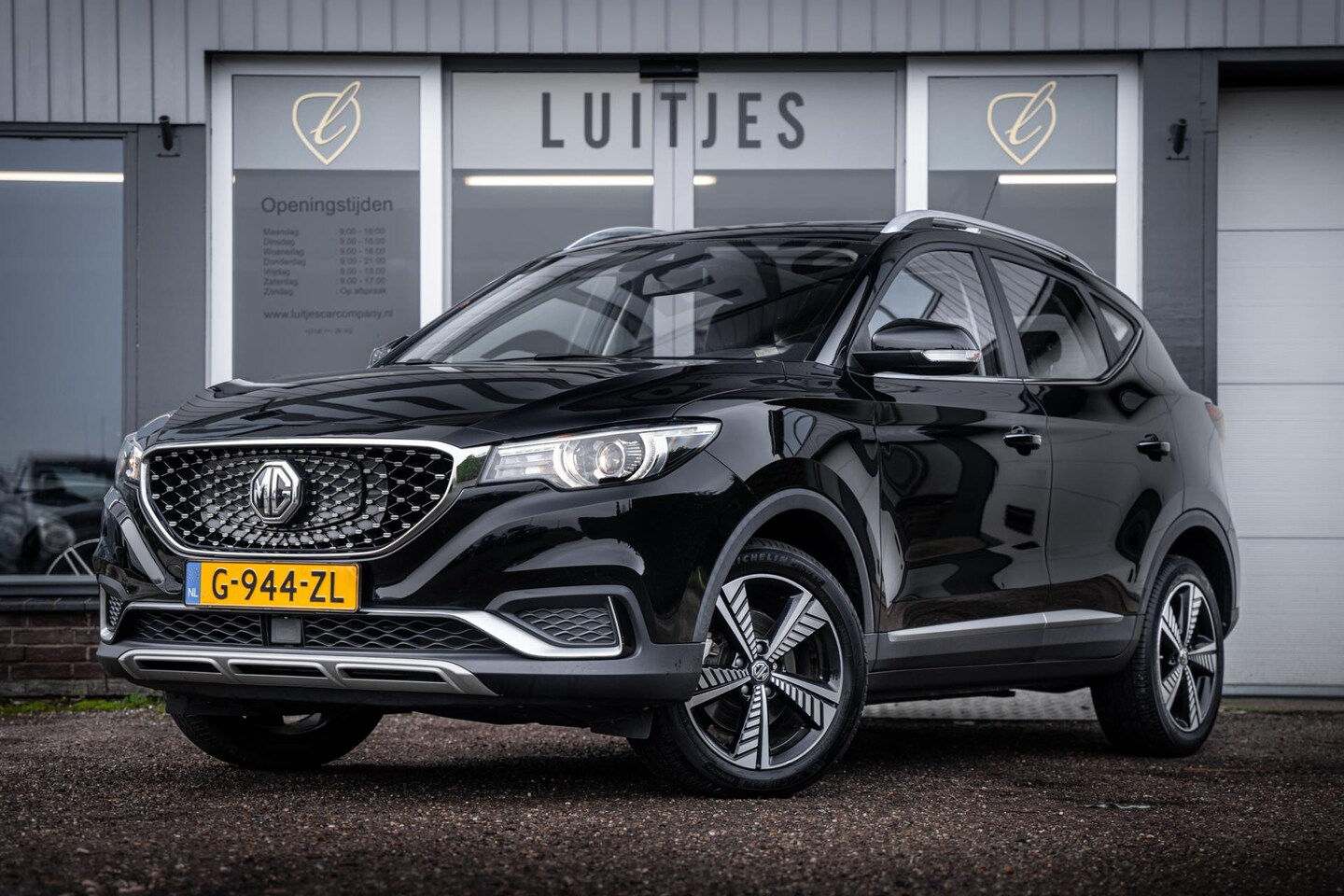 MG ZS - EV Luxury 45 kWh I Pano-dak I Leder I Camera I 1e-eig. I Org.NL I Carplay I INCL.BTW - AutoWereld.nl