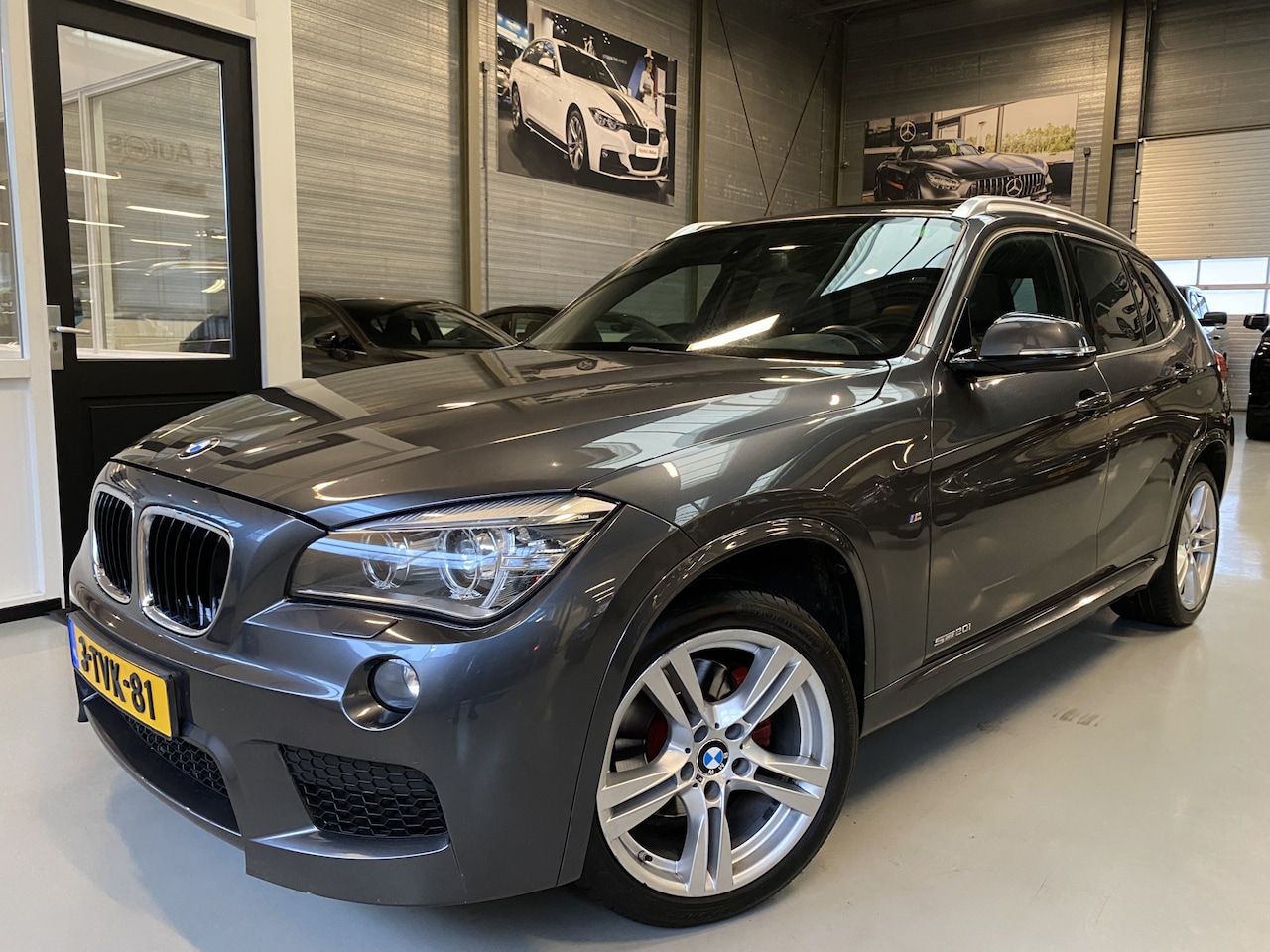 BMW X1 - sDrive20i High Executive Navi, Camera, Pano, Trekhaak - AutoWereld.nl