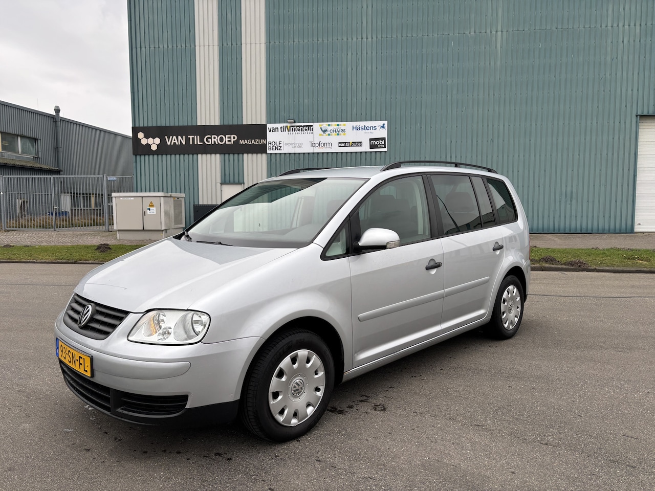 Volkswagen Touran - 1.6-16V FSI Business 6-Bak 115 PK. Zeer fijn rijdende auto!!! - AutoWereld.nl