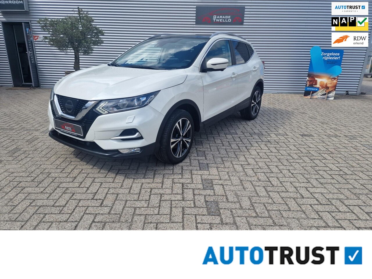 Nissan Qashqai - 1.2 Tekna 1.2 Tekna ,360 camera carplay,navi,panoramadak,cruise controll,enz. - AutoWereld.nl