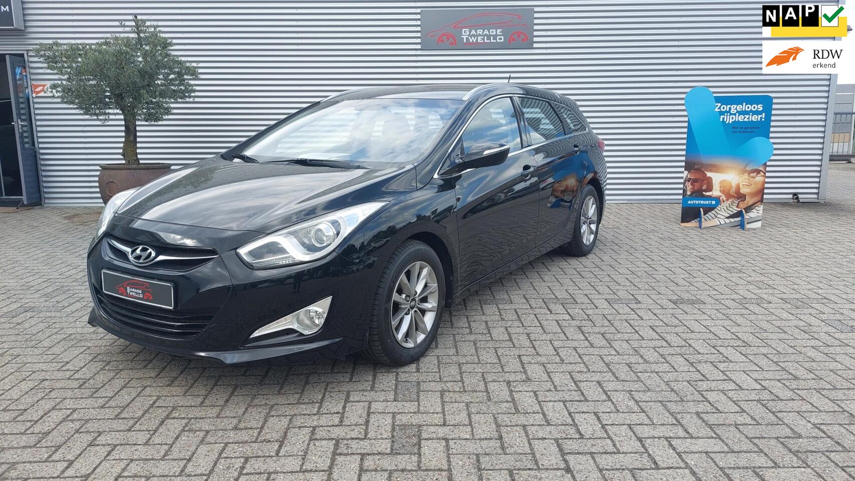 Hyundai i40 Wagon - 1.6 GDI Blue i-Motion 1.6 GDI Blue i-Motion,cv vergrendeling ,airco dealer onderhouden,cruise control,full optie - AutoWereld.nl