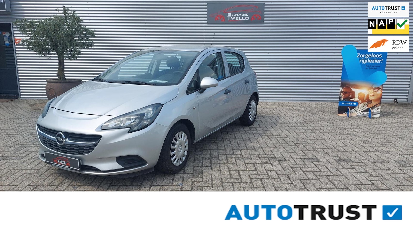 Opel Corsa - 1.2 1.2 5 drs, airco ,cd-speler, metallic-lak, in zeer goede-staat , all season banden, getint - AutoWereld.nl