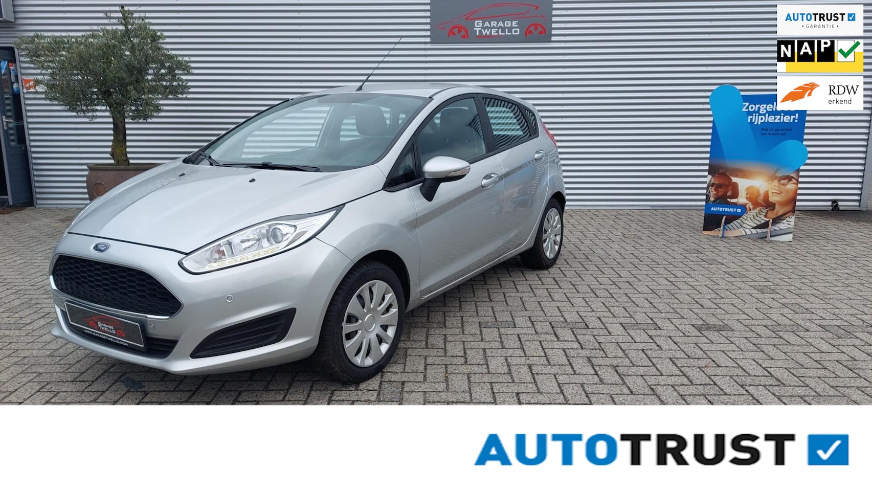 Ford Fiesta - 1.0 EcoBoost TREND , NAVI, 5 DEURS ,alle onderhoud boekjes aanwezig , vol opties. - AutoWereld.nl