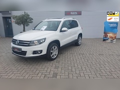 Volkswagen Tiguan - 1.4 TSI Sport&Style 160pk, panorama dak navigatie pdc , 1e eigenaar