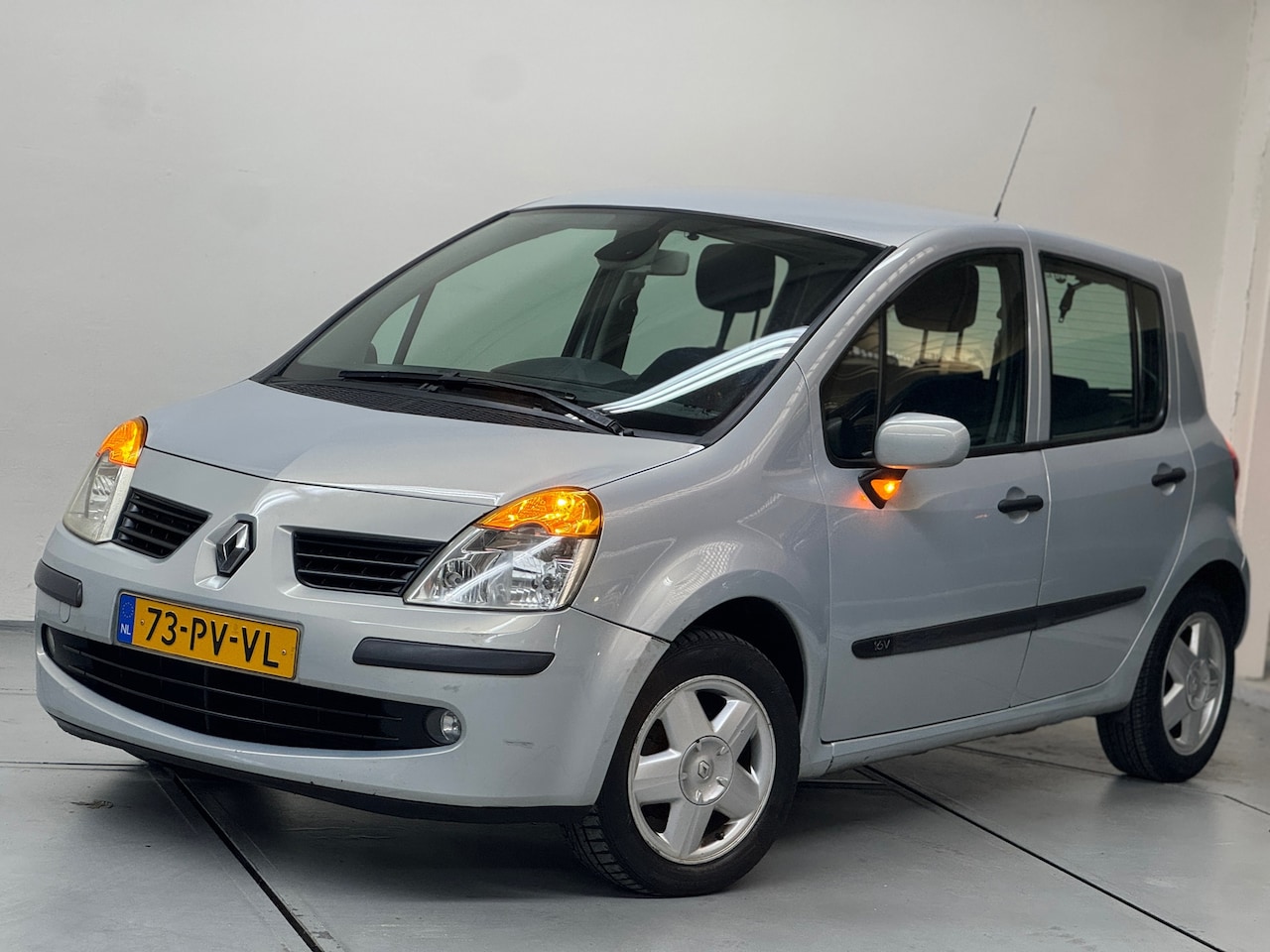 Renault Modus - 1.2-16V Expression Luxe Airco Elek.ramen Cruise - AutoWereld.nl