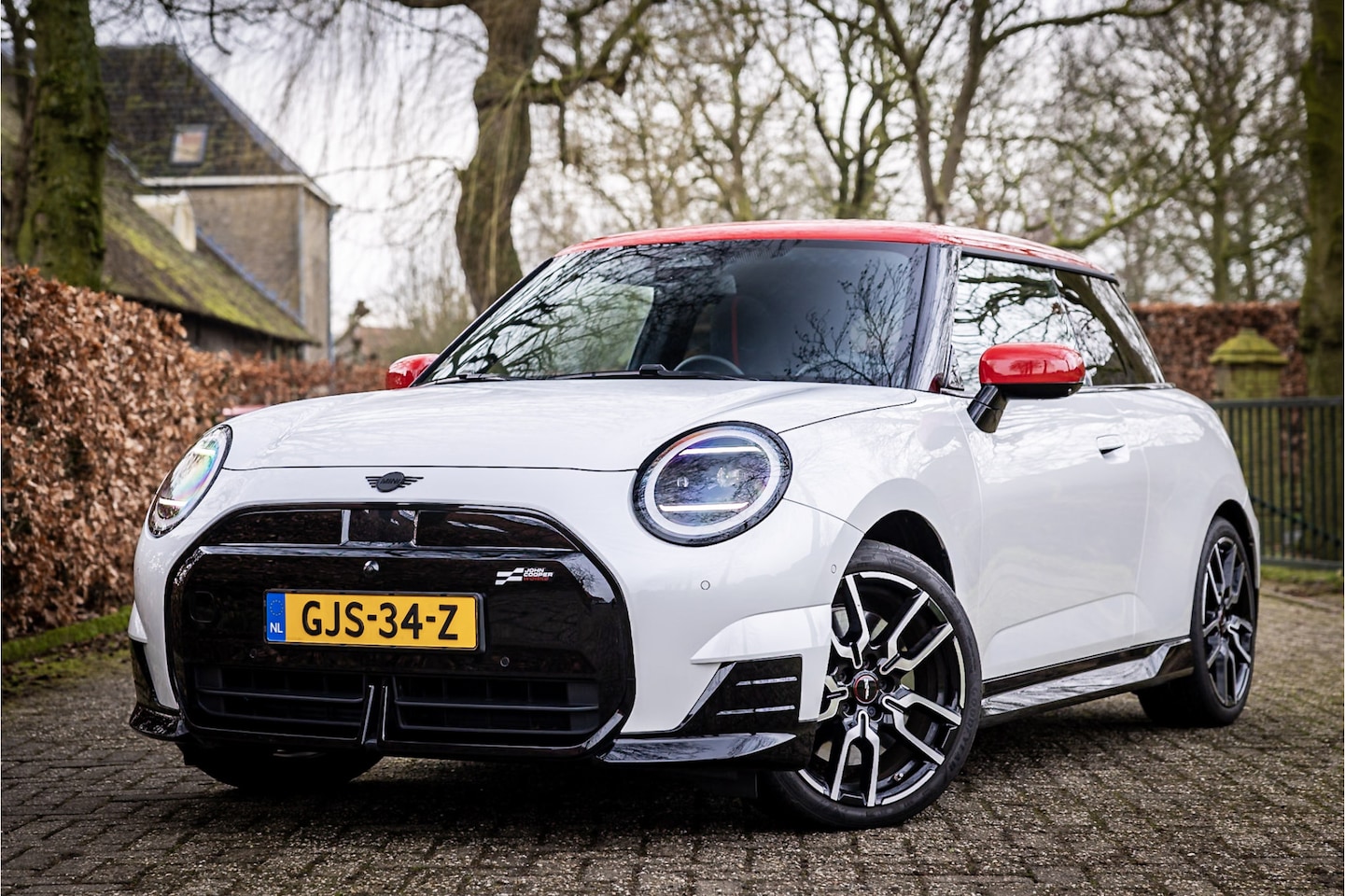 MINI John Cooper Works - Mini E Cooper M XL Pakket Nanuq White Panorama Harman Kardon - AutoWereld.nl