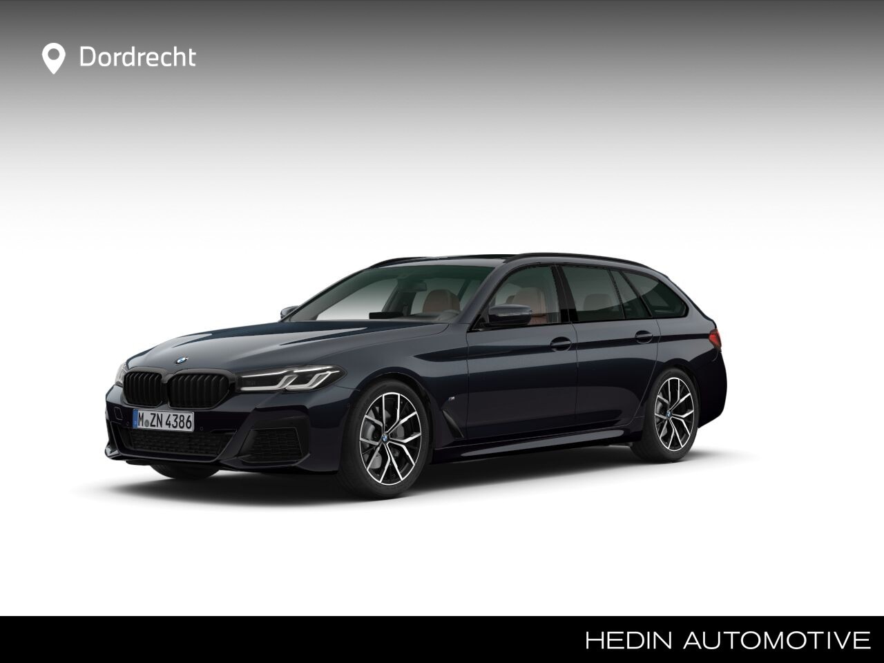 BMW 5-serie Touring - 520i M-Sport | Panorama | Laser | 19" | Camera - AutoWereld.nl