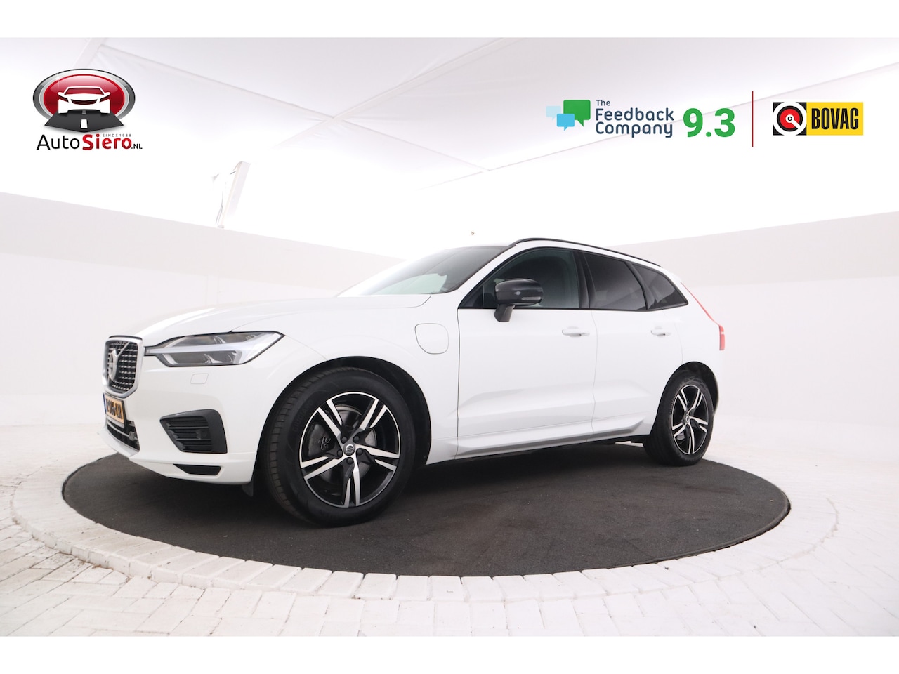 Volvo XC60 - 2.0 T8 Twin Engine AWD R-Design Luchtvering, Stoelverwarming, Panorama, Apple Carplay, - AutoWereld.nl