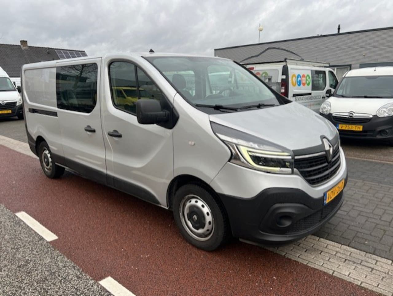 Renault Trafic - 2.0 dCi 120 T29 L2H1 DC 6P Comfort LANG AIRCO KLIMA NAVI EURO6 - AutoWereld.nl