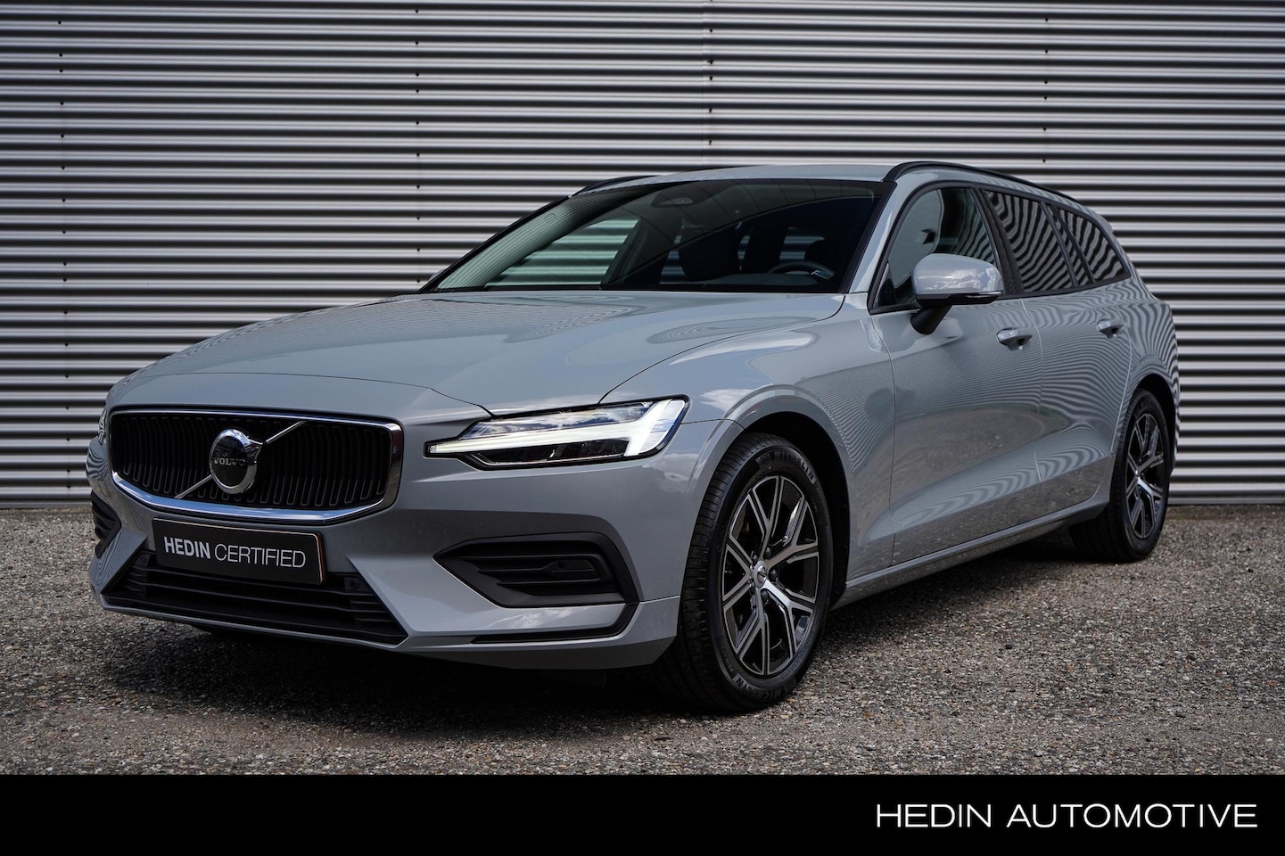 Volvo V60 - B3 Essential Edition | Leder | Standkachel | Adaptive Cruise | BLIS | Climate Line | - AutoWereld.nl