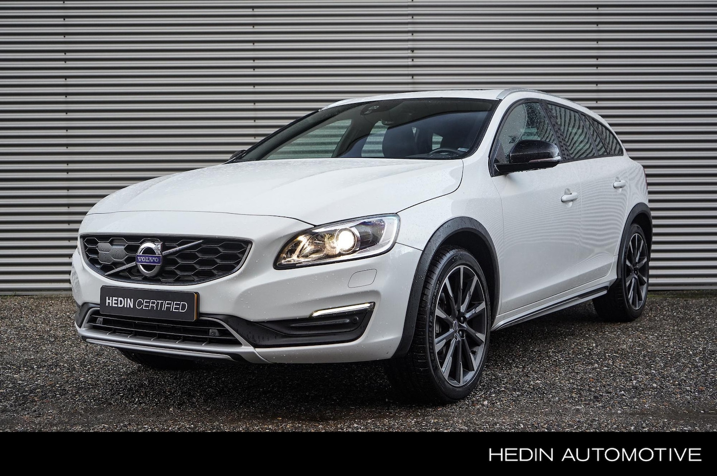 Volvo V60 Cross Country - T5 Polar+ | Lederen bekleding | Schuif-/kanteldak | Stoelverwarming | Camera | Trekhaak - AutoWereld.nl