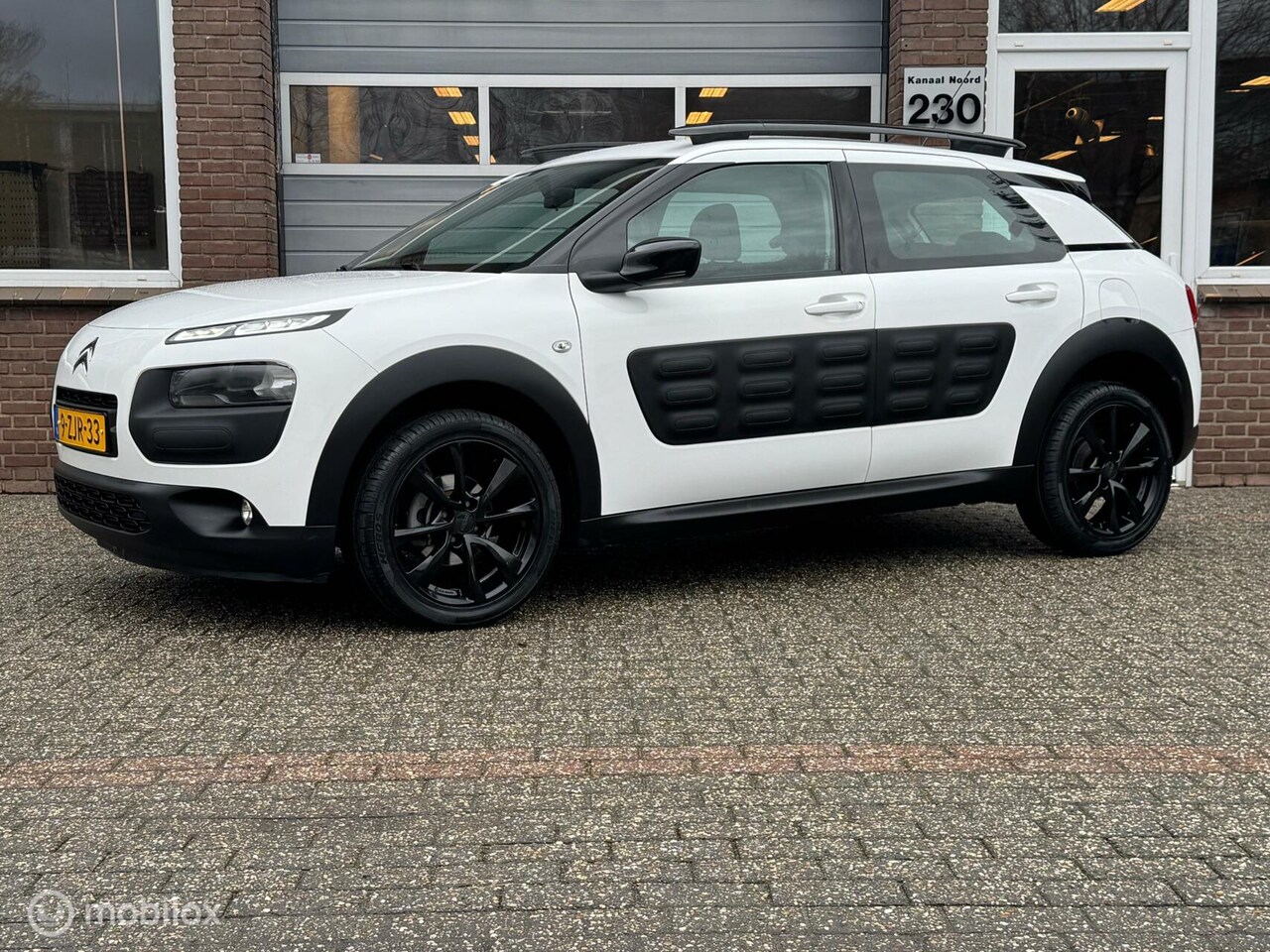 Citroën C4 Cactus - 1.2 VTi CRUISE/ECC-AIRCO/LED/MF-STUUR - AutoWereld.nl