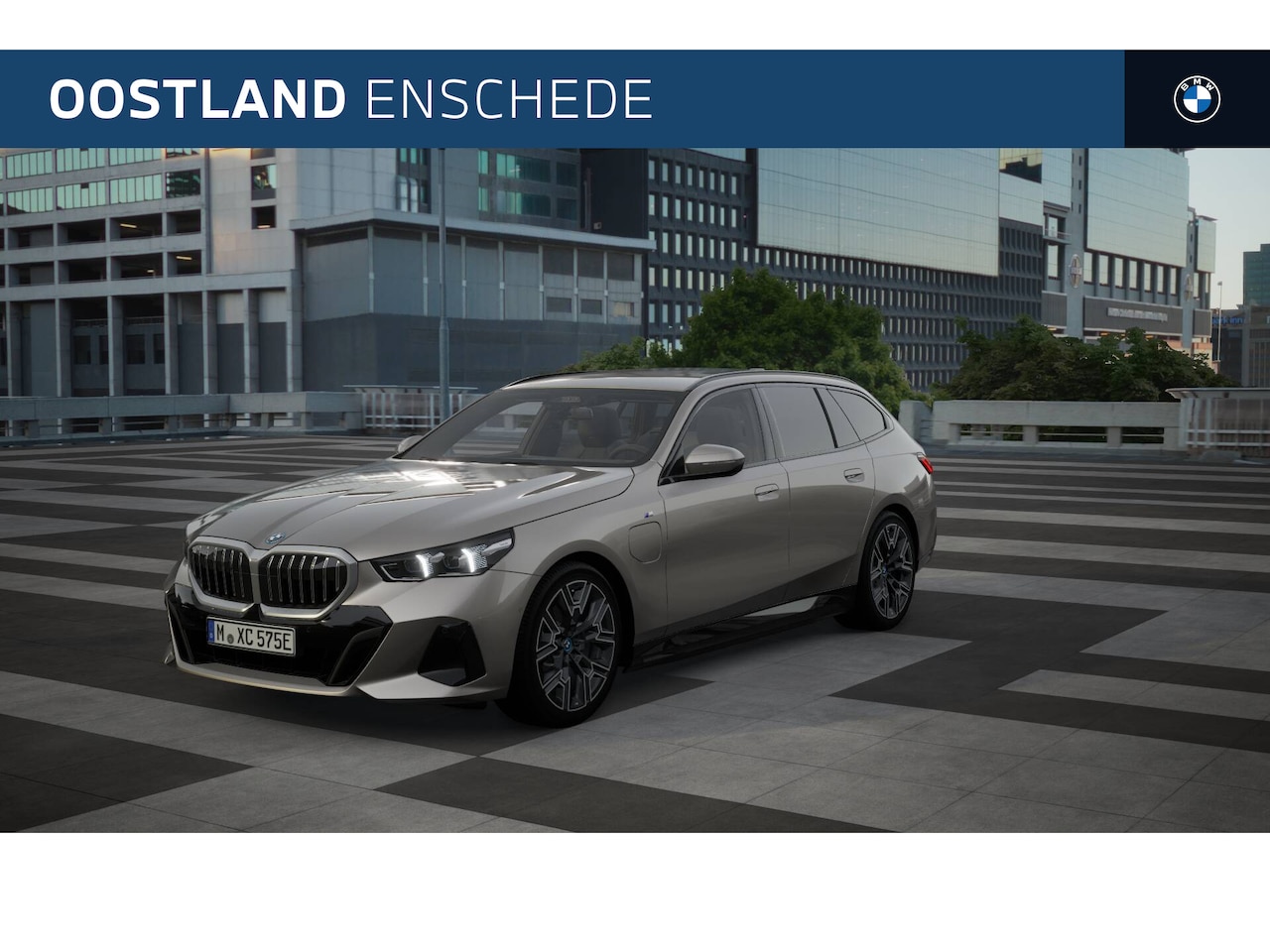 BMW 5-serie Touring - 530e M Sport Automaat / Trekhaak / Adaptieve LED / Comfort Access / Parking Assistant / M - AutoWereld.nl