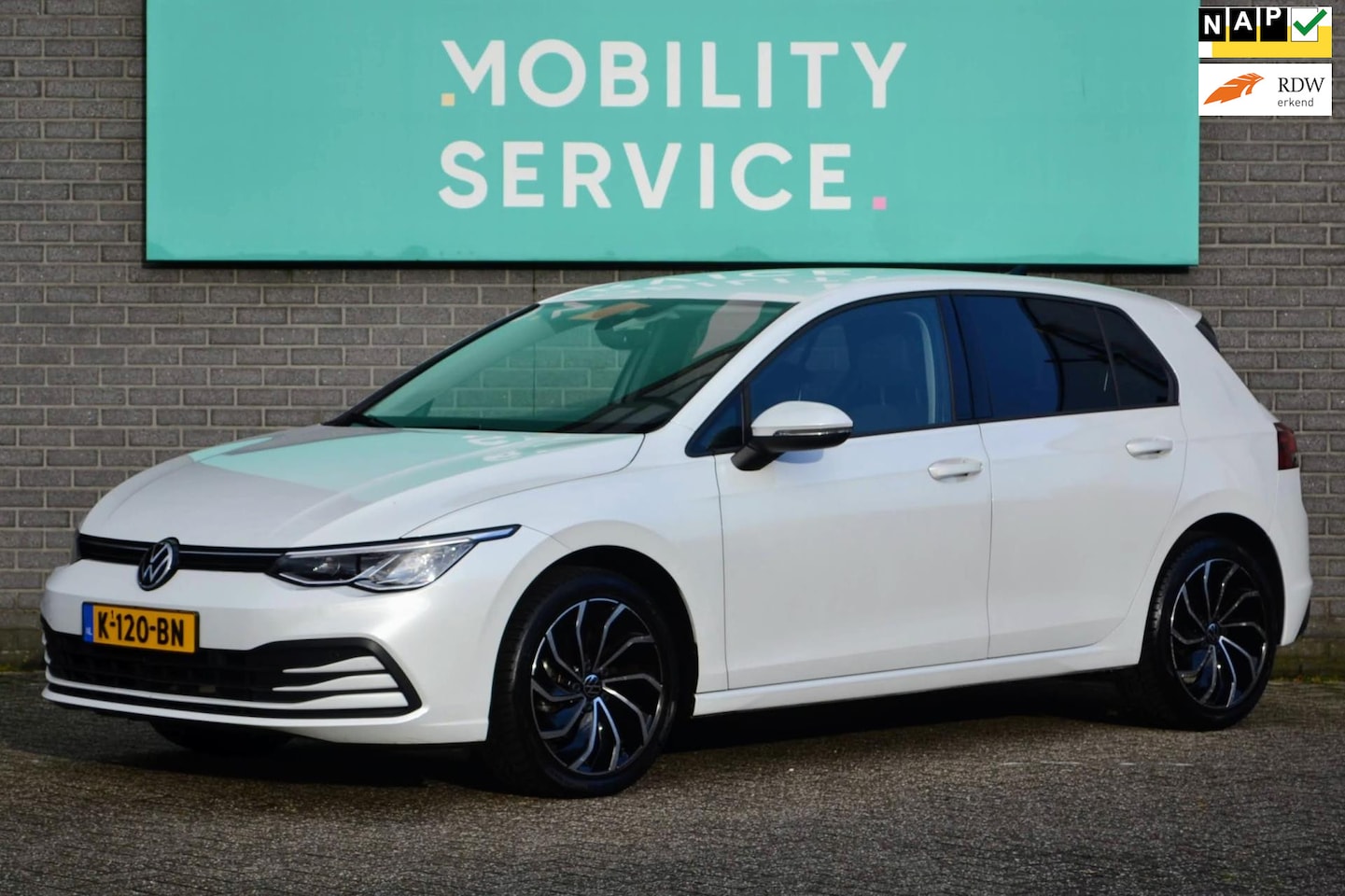 Volkswagen Golf - 1.0 TSI Life ACC Clima Trekhaak L&Z Pakket CarPlay LED - AutoWereld.nl