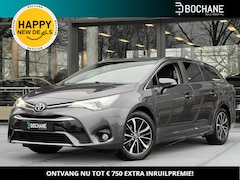 Toyota Avensis Touring Sports - 1.8 VVT-i SkyView Edition | Navigatie | Trekhaak | Stoelverwarming |