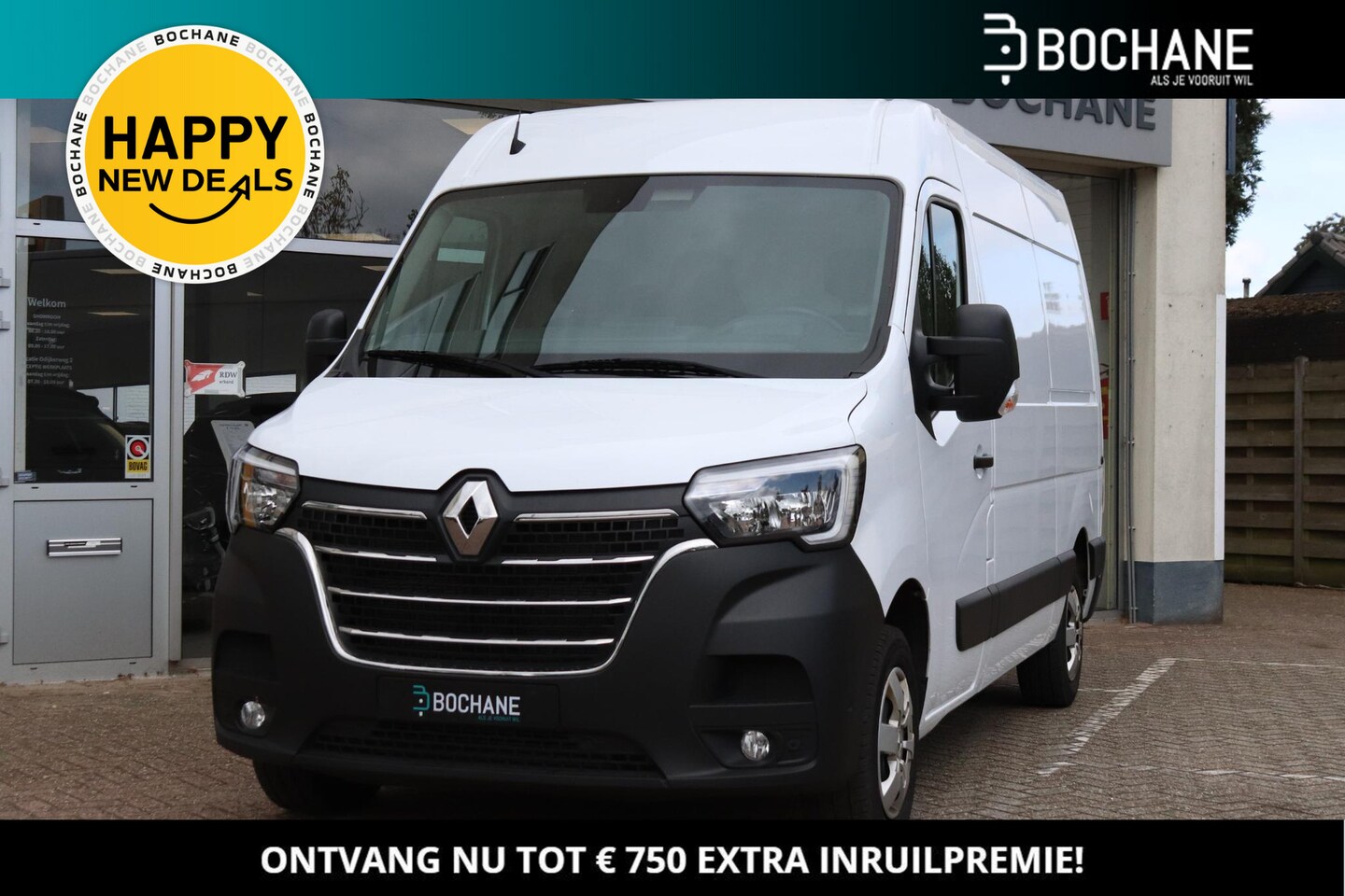 Renault Master - 2.3 dCi 135 T35 L2H2 Work Edition | All-Season banden | Trekhaak | Betimmering - AutoWereld.nl