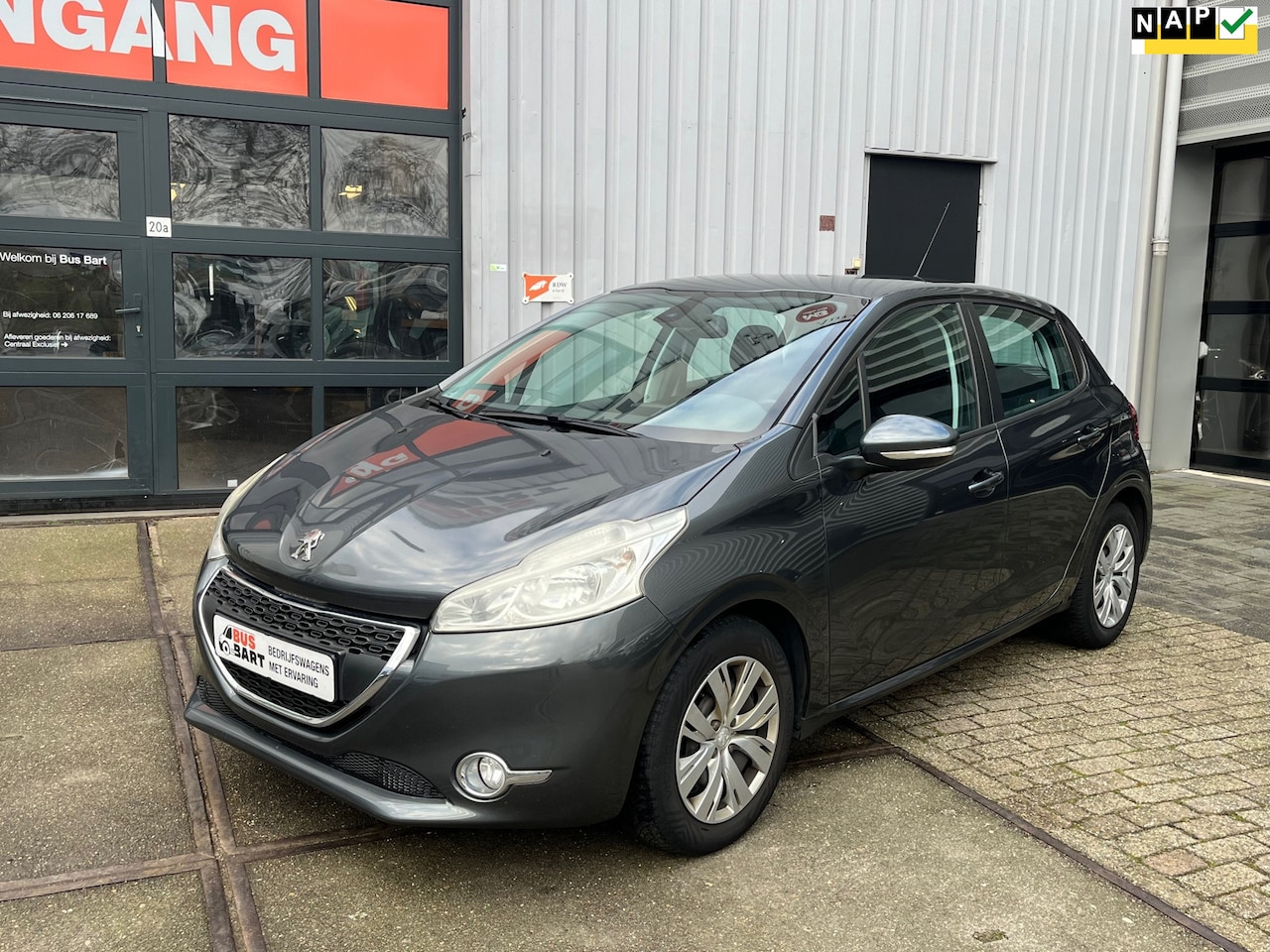 Peugeot 208 - 1.2 VTi Envy 82PK|Airco|Pdc|Navi|Cruise Control|Bluetooth|NL-Auto - AutoWereld.nl