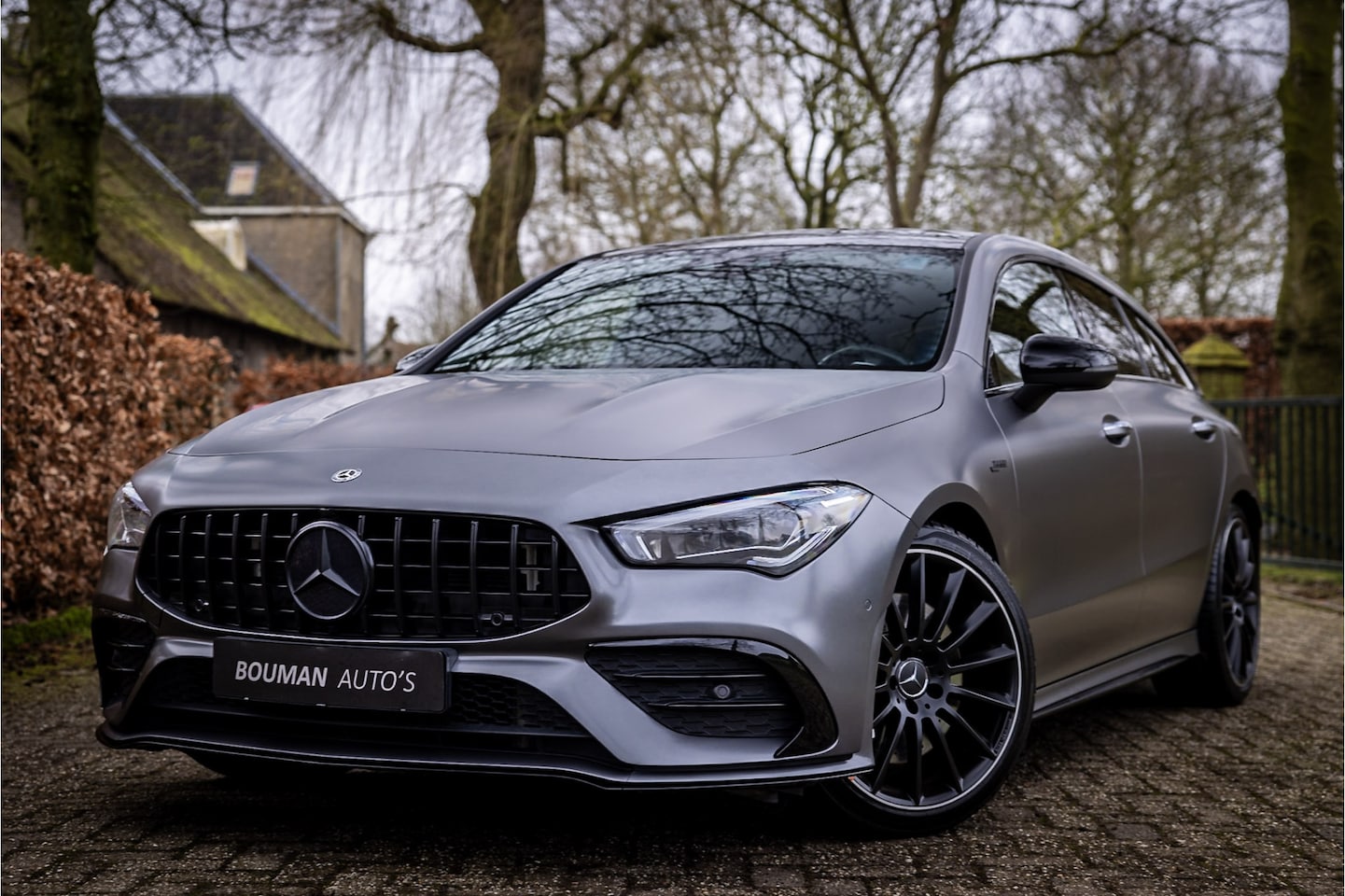 Mercedes-Benz CLA-klasse Shooting Brake - AMG 35 4MATIC Premium Magno Grey Akrapovic Burmester Panorama Night - AutoWereld.nl