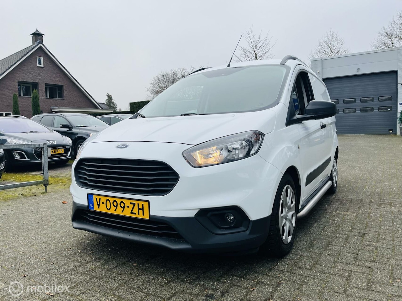 Ford Transit Courier - 1.5 TDCI Trend Duratorq Apple Carplay / Airco / Audio / PDC - AutoWereld.nl