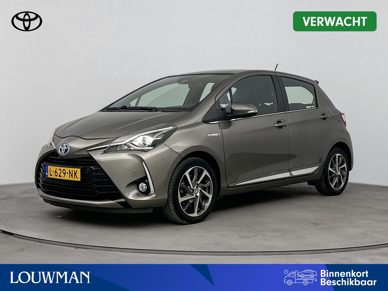 Toyota Yaris - 1.5 Hybrid Premium Limited | Navigatie | Panoramadak | - AutoWereld.nl