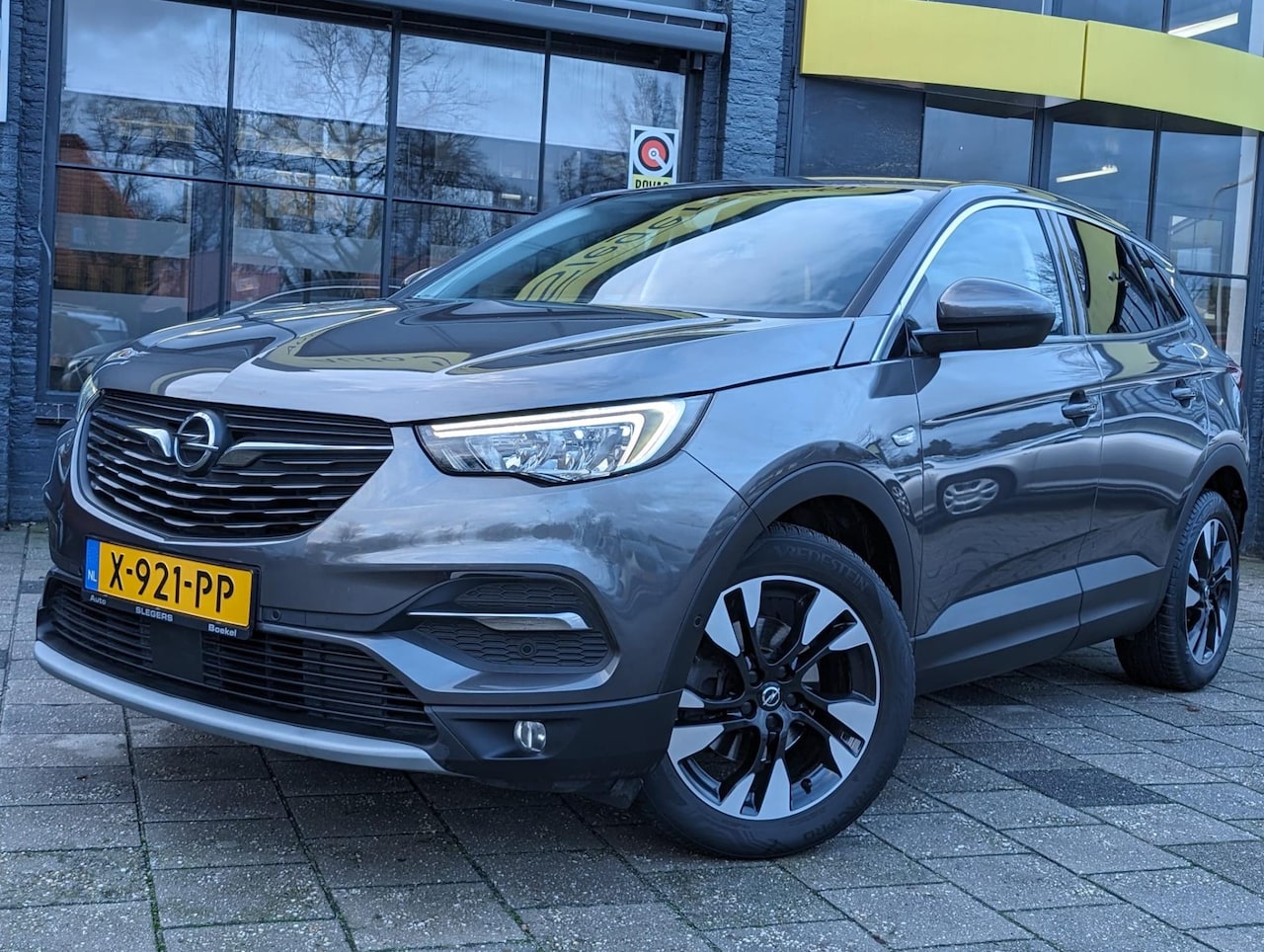 Opel Grandland X - 1.2 Turbo Elegance | Park. Camera | Park. Sensoren Voor + Achter | Botswaarschuw. | Apple - AutoWereld.nl