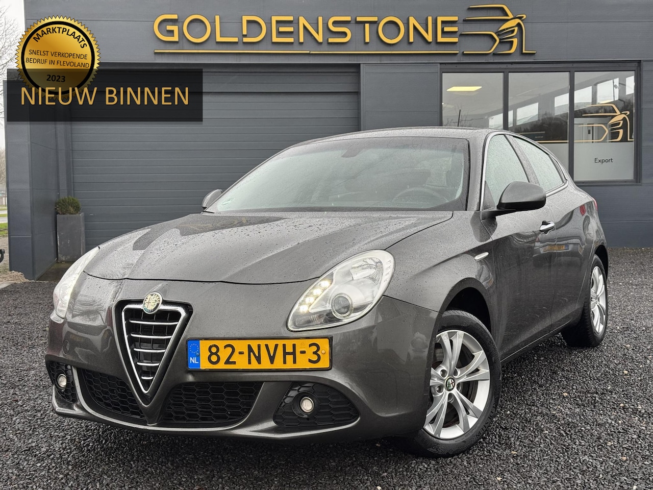 Alfa Romeo Giulietta - 1.4 T Distinctive Bluetooth,Clima,Cruise,PDC Achter,LM Velgen,NL Auto,N.A.P,APK Tot 08-202 - AutoWereld.nl