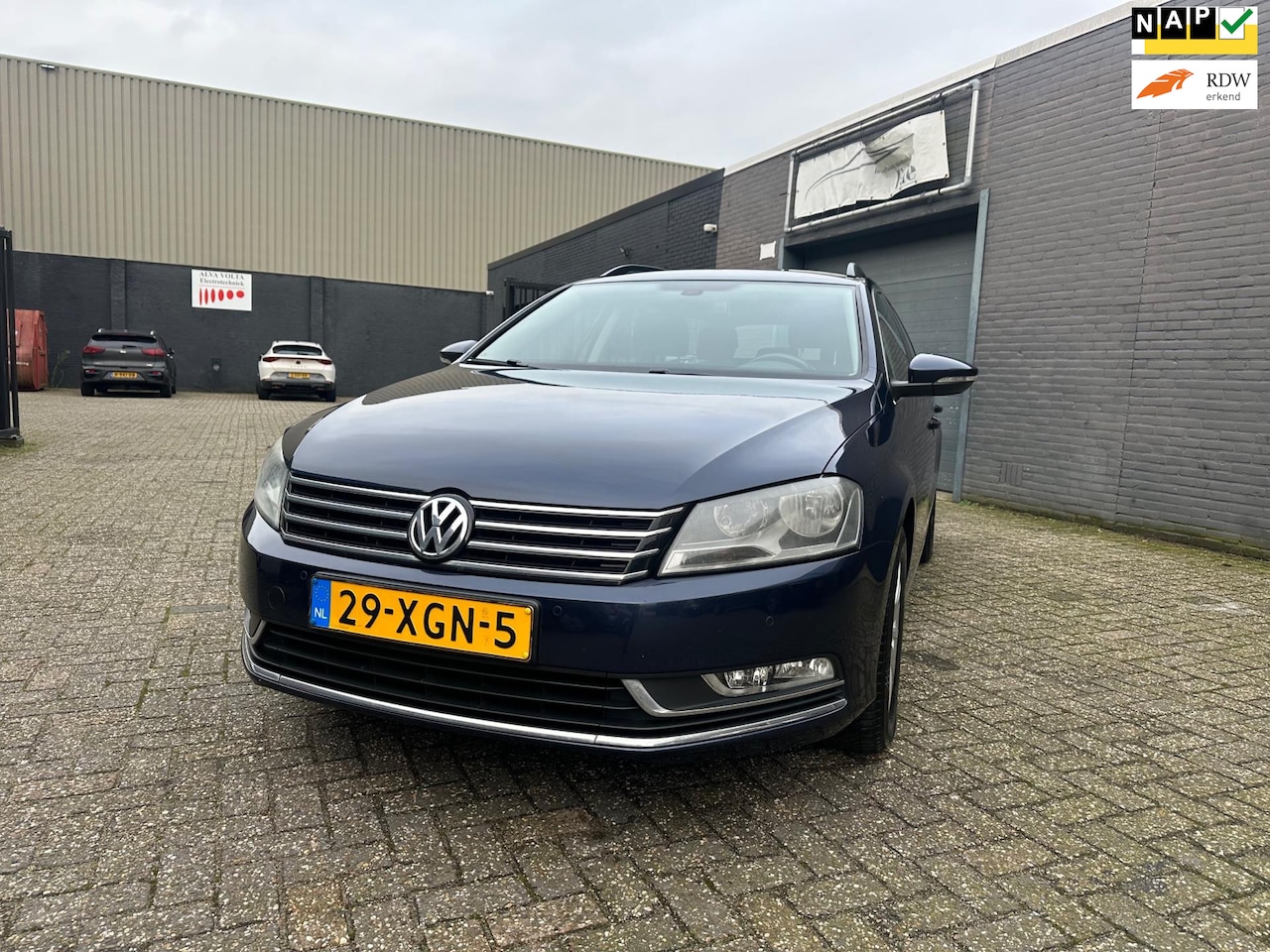 Volkswagen Passat Variant - 1.4 TSI Comfort Executive Line BlueMotion Aut. Clima Cruise Navi PDC Trekhaak APK NAP - AutoWereld.nl