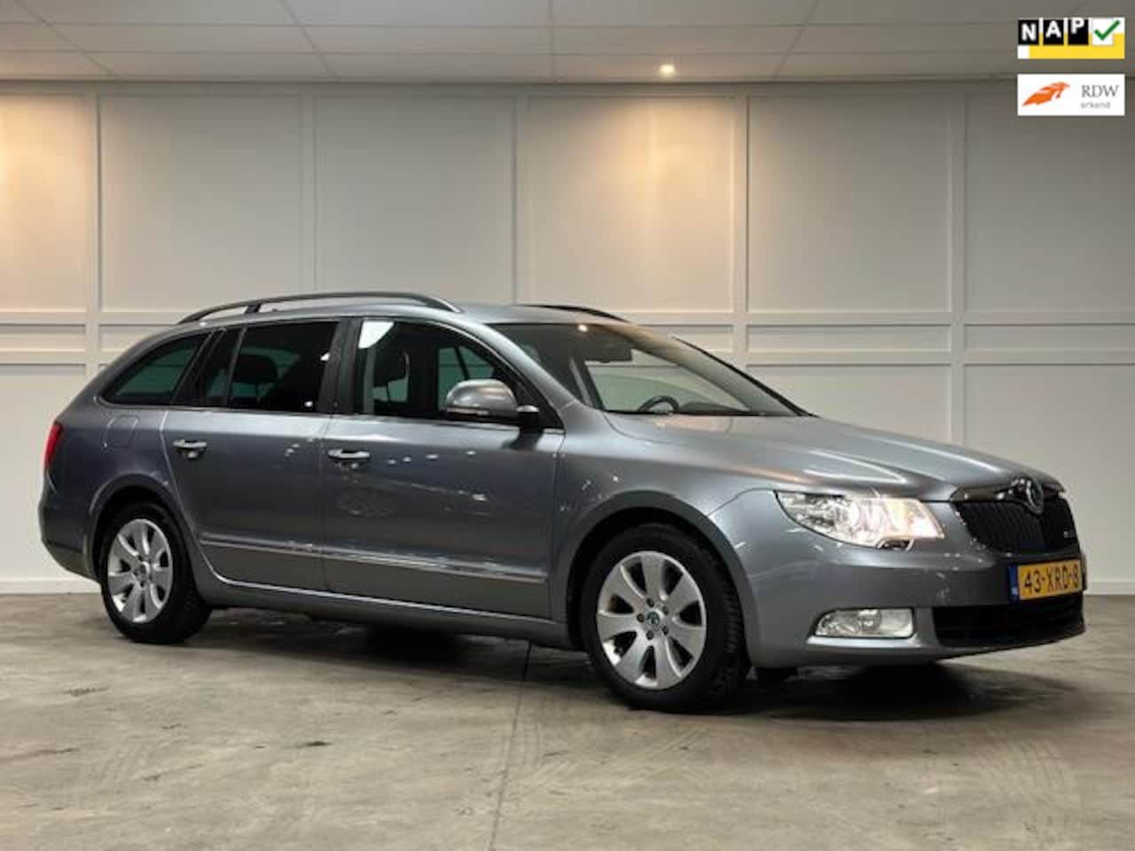 Skoda Superb Combi - 1.6 TDI Greenline Active Business Line Navi - AutoWereld.nl