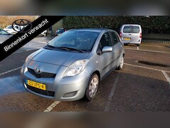 Toyota Yaris - 1.3 VVTi Aspiration Automaat | Dealer onderhouden | Airco |