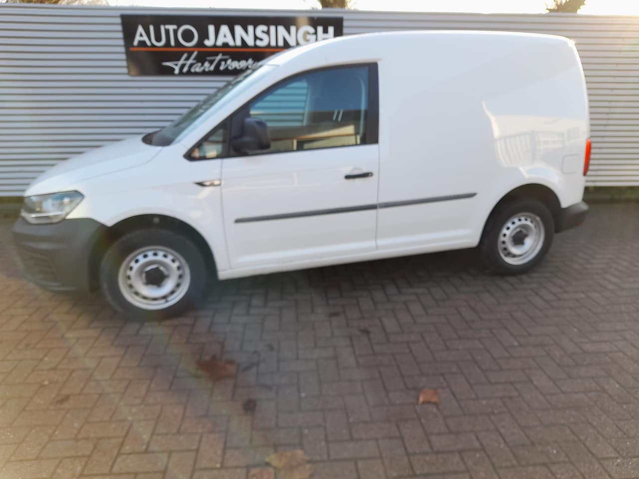 Volkswagen Caddy - 2.0 TDI L1H1 BMT Economy Business | Airco | Laadvloer | Schuifdeur | 1e Eigenaar | BTW aut - AutoWereld.nl