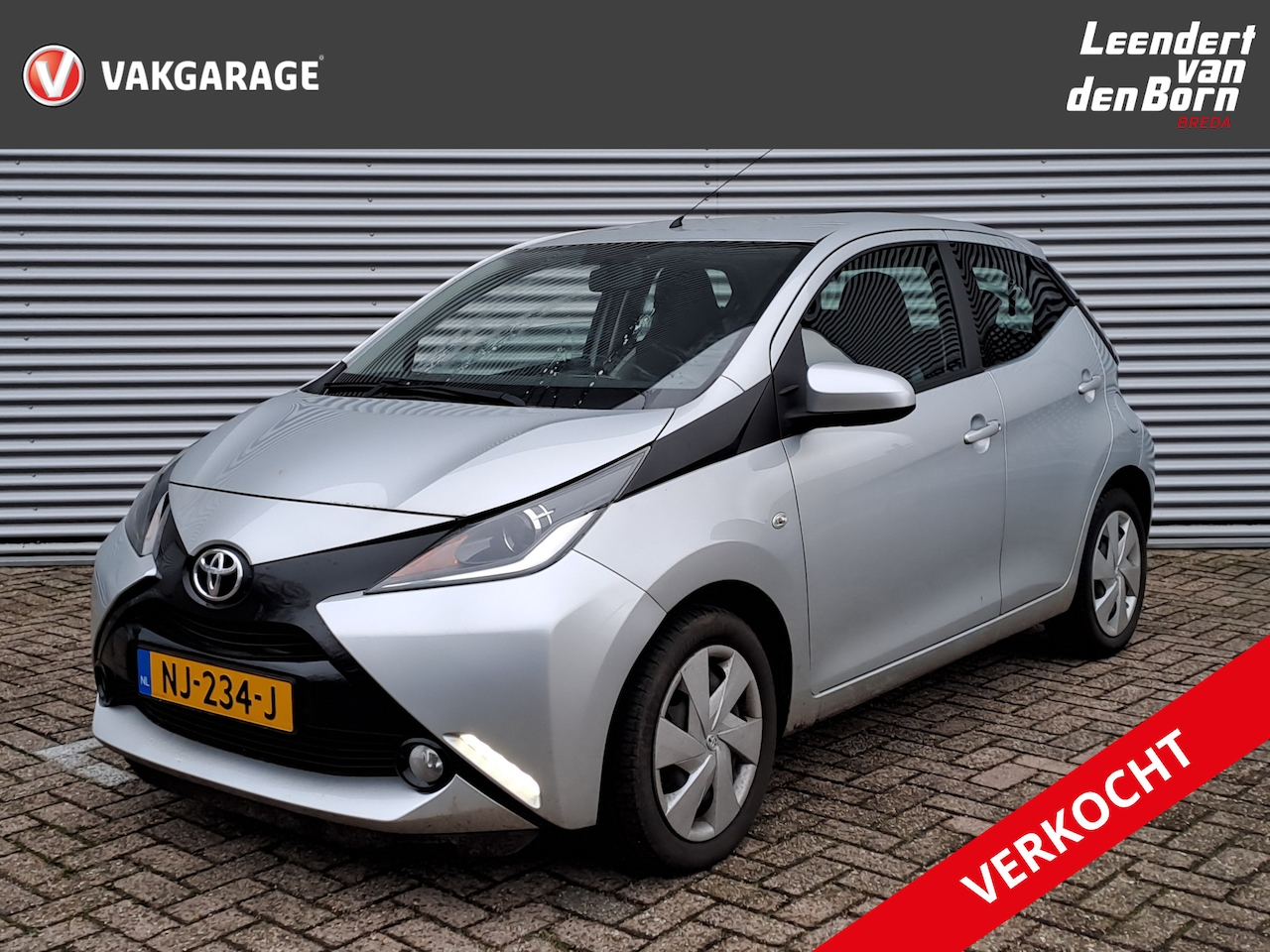 Toyota Aygo - 1.0 VVT-i x-play | Automaat | Camera | Airco | Navi - AutoWereld.nl