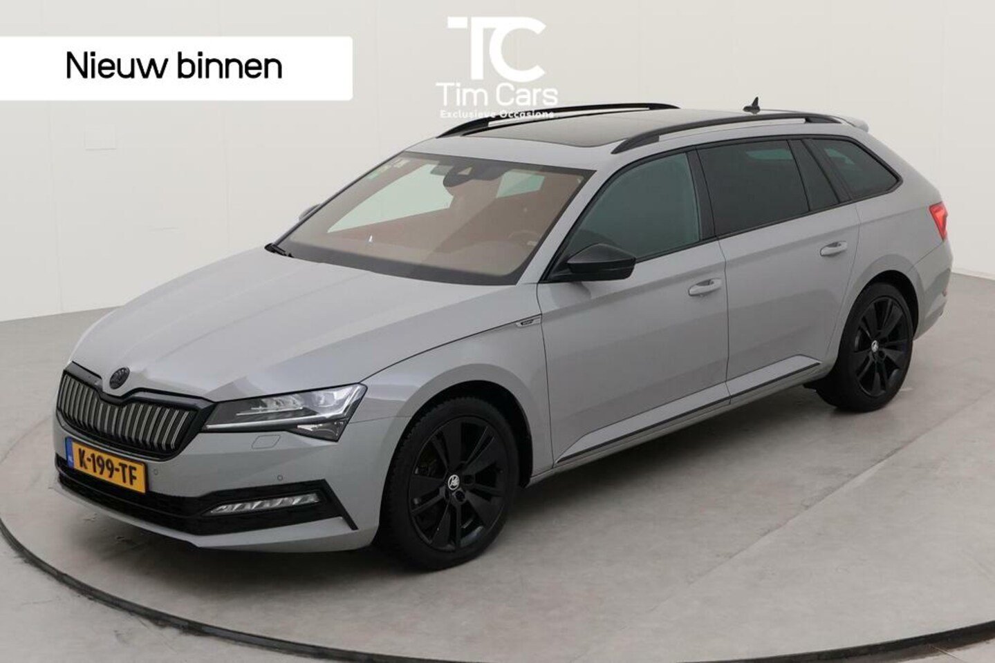 Skoda Superb Combi - 1.4 TSI iV Sportline Automaat | Panoramadak | Trekhaak uitklapbaar | Groot navigatiesystee - AutoWereld.nl